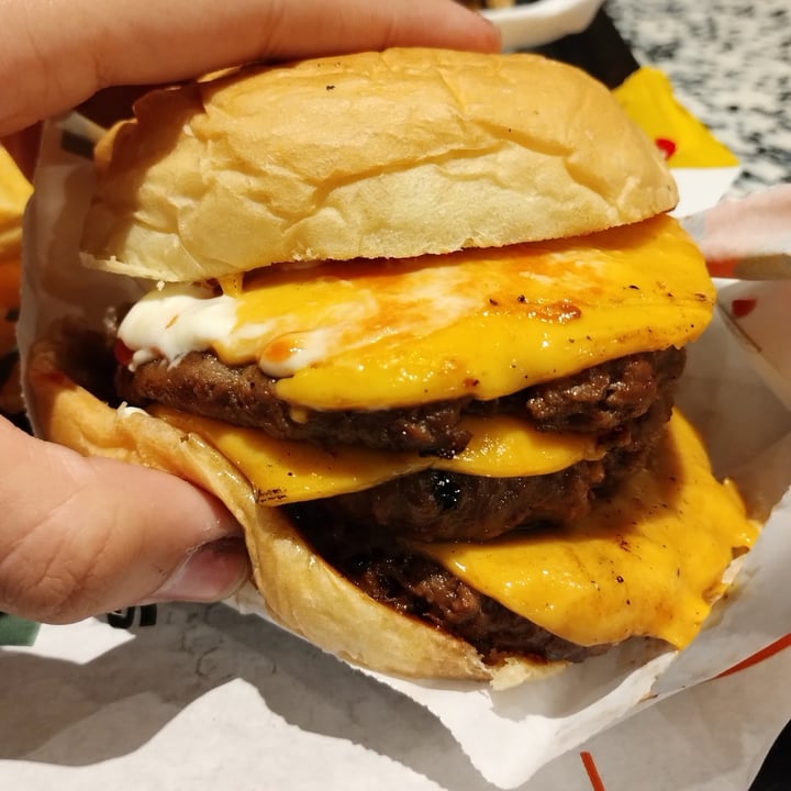 photo of JOY burgers TRIPLE CHEESEBURGER shared by @gerobz on  15 Apr 2023 - review