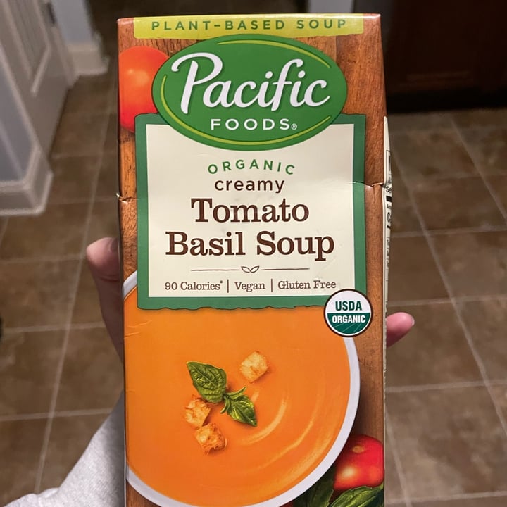 photo of Pacific Foods Creamy Tomato Basil Soup shared by @embanks26 on  17 Jan 2023 - review