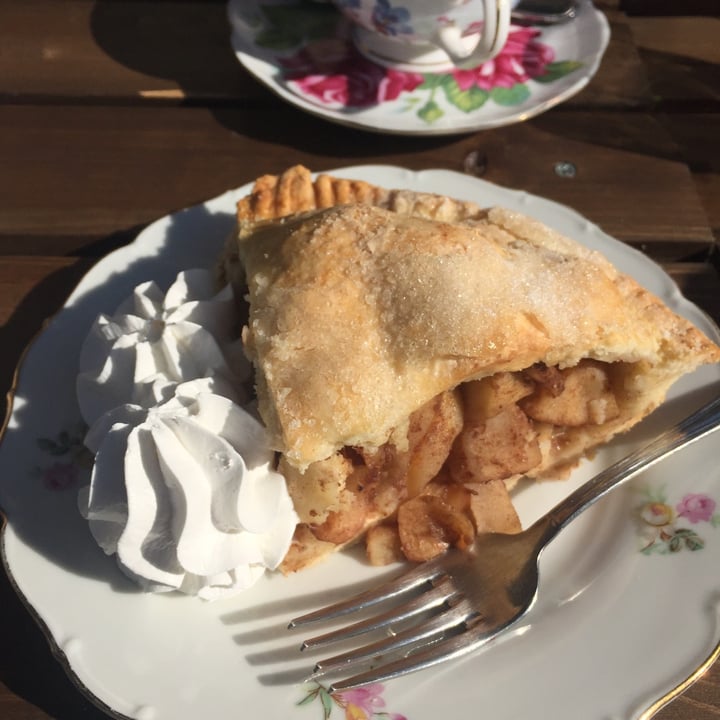 photo of Snug The Comfort Café apple pie shared by @azuki on  26 Mar 2023 - review