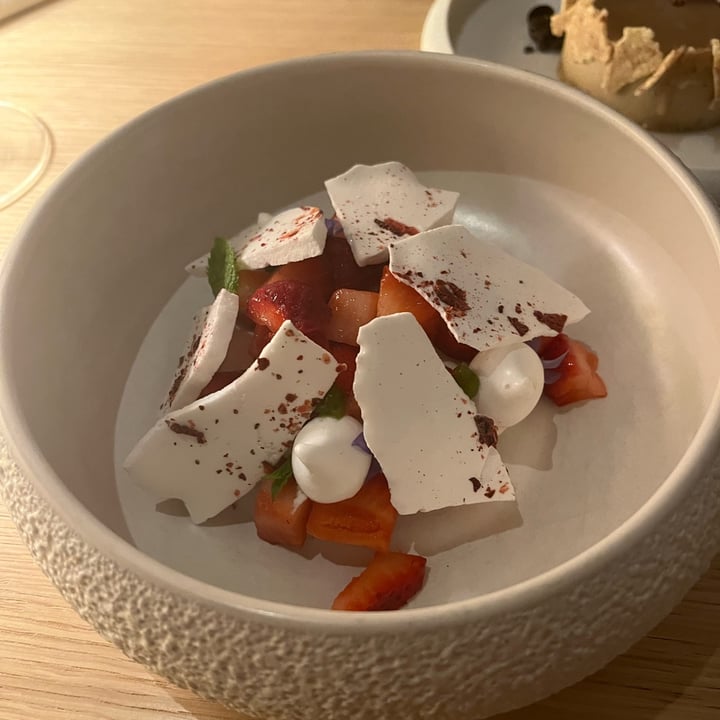photo of MUDRÁ Plant Based - Madrid Tejadito de fresas shared by @irenevegan on  31 Jan 2023 - review