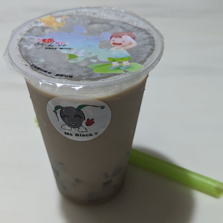 photo of Ms Black Bean Black Soybean Milk With Grass Jelly shared by @g0h on  25 Jun 2023 - review