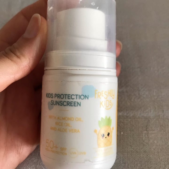 photo of Freshly Cosmetics Freshly kids, crema solar kids protection shared by @sabela on  04 Jul 2023 - review