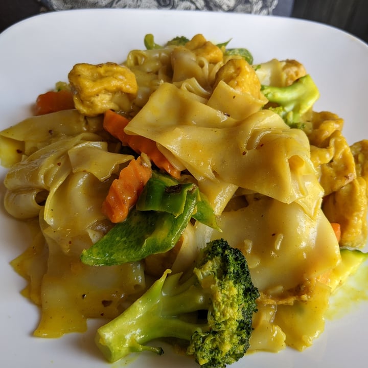photo of Thai@Indiana Pad Satay Noodles shared by @caseyveganforlife on  21 May 2023 - review