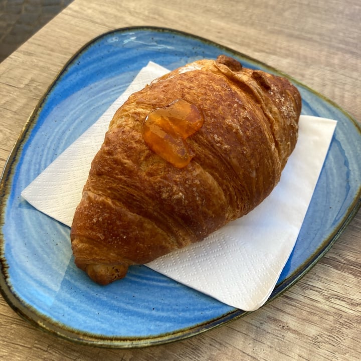 photo of Caffè Lacisium Croissant Vegano Albicocca shared by @asiayportia on  16 Aug 2023 - review