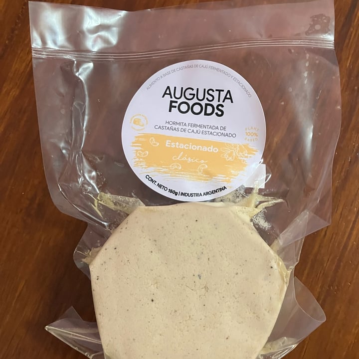 photo of Augusta Queso estacionado de cajú shared by @luzveg21 on  24 Apr 2023 - review