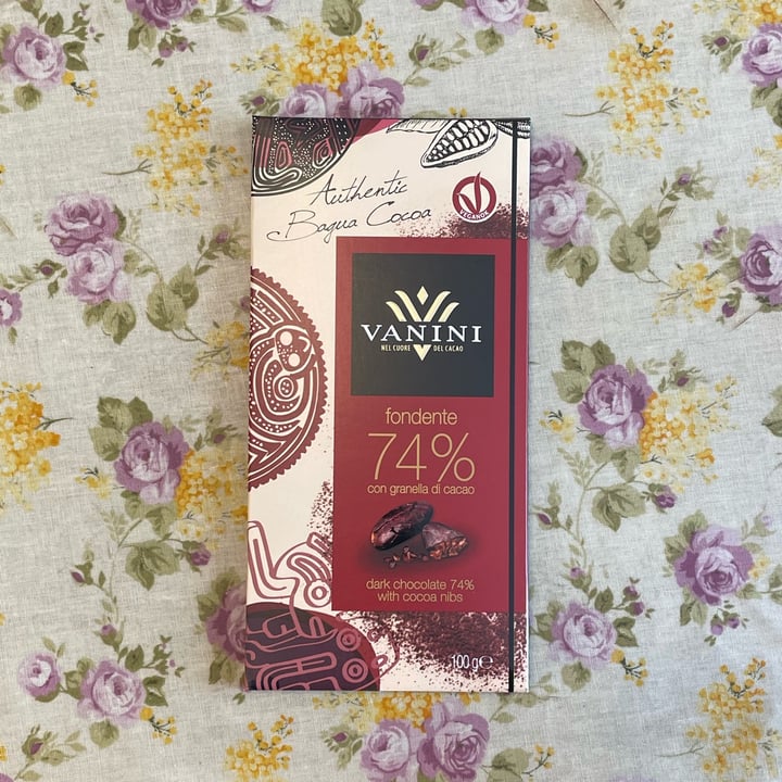 photo of Vanini Cioccolato fondente 74% con granella di cacao shared by @akob98 on  13 Apr 2023 - review