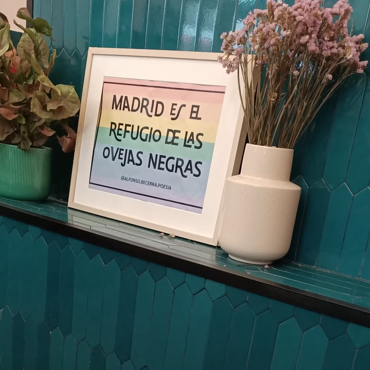photo of La Oveja Negra taberna vegana. Nachos shared by @helhie on  29 Jan 2023 - review