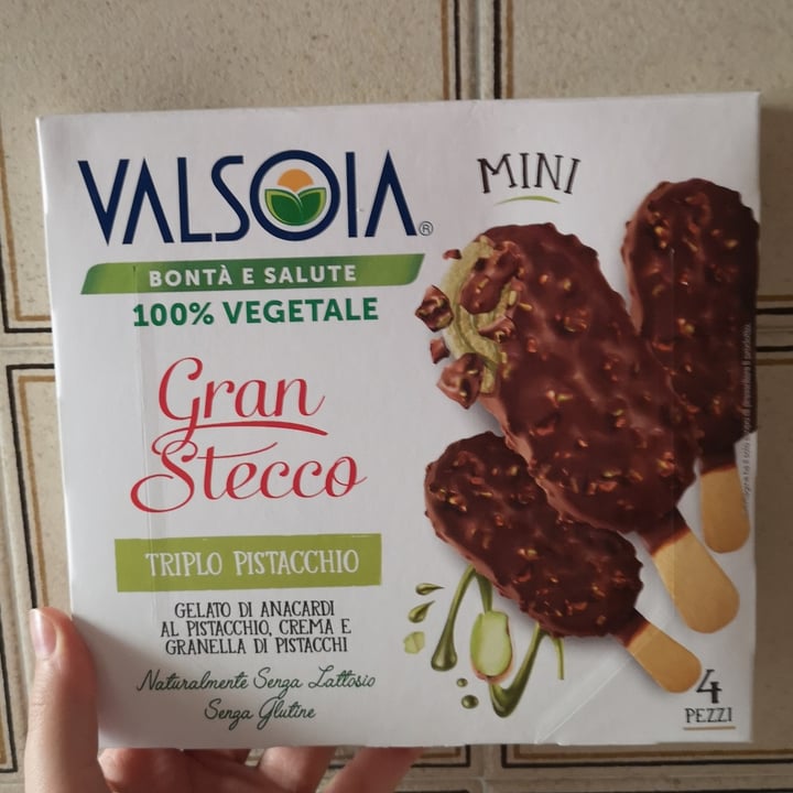 photo of Valsoia Gran Stecco Triplo Pistacchio Mini shared by @aleveganfoodlover on  19 Jul 2023 - review