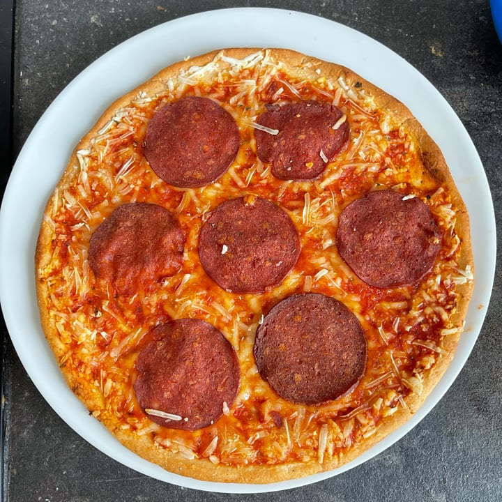 photo of Dr. Oetker Ristorante Pizza Al Salame Vegano shared by @venturahighway on  20 Feb 2023 - review