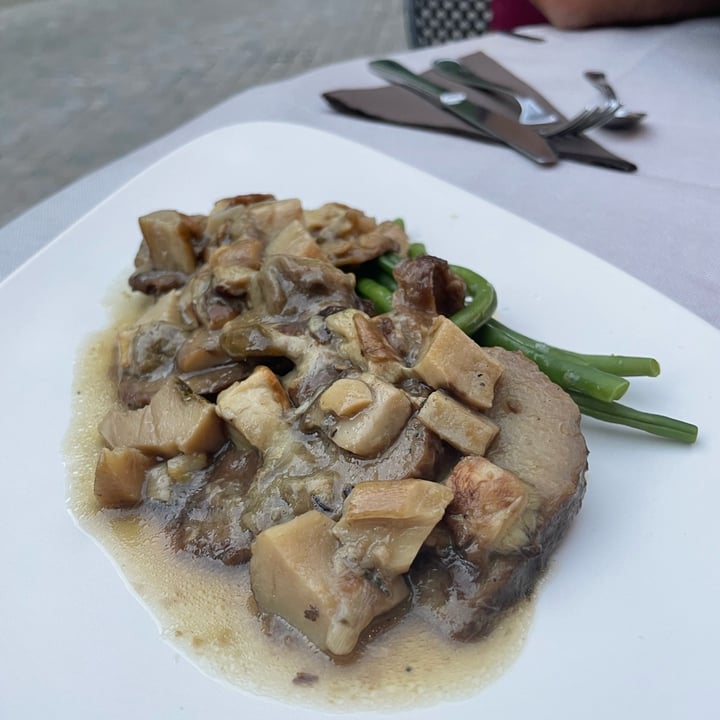 photo of Amaranto Ristorante Scaloppina ai porcini shared by @chezblanchette on  15 Aug 2023 - review