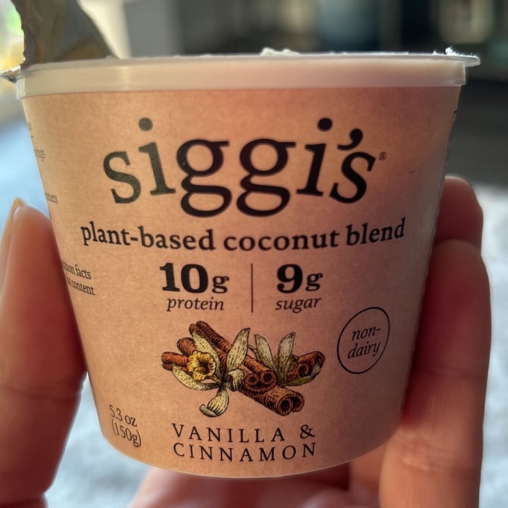 photo of siggi’s Vanilla & Cinnamon Plant-Based Coconut Blend shared by @ltzslr1585 on  14 Jul 2023 - review