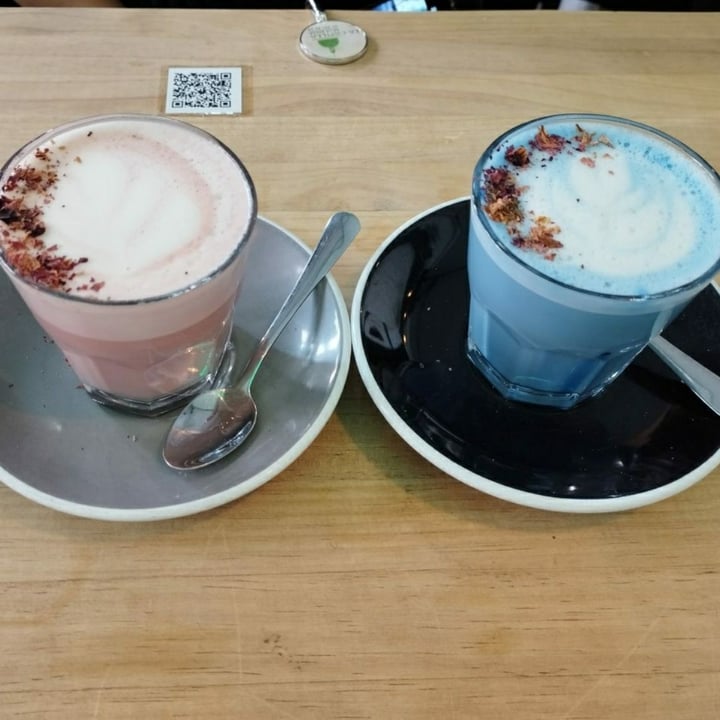 photo of Frutas Prohibidas Blue latte shared by @txispa on  28 Dec 2022 - review