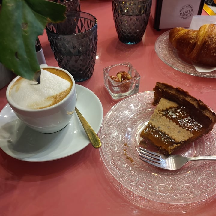 photo of Nuts Cafe Crostata shared by @elilla on  03 May 2023 - review