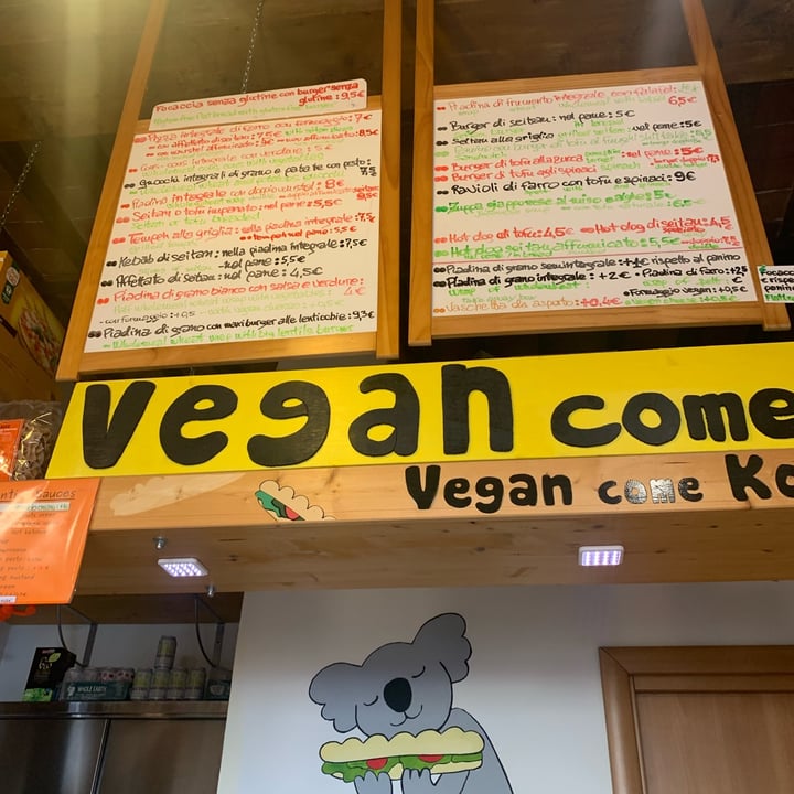photo of Vegan come koala hot dog di tofu Affumicato e verdura del giorno shared by @samanthab3 on  26 Jun 2023 - review