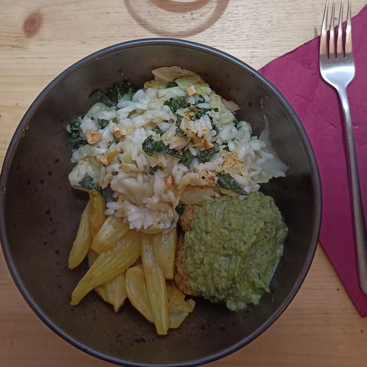 photo of ...IDEM CON PATATE risottino Verza E Granella Di Nocciole IGP Con Falafel Di Carote E Ceci E Finocchi Al Curry shared by @gifa on  03 Jan 2023 - review