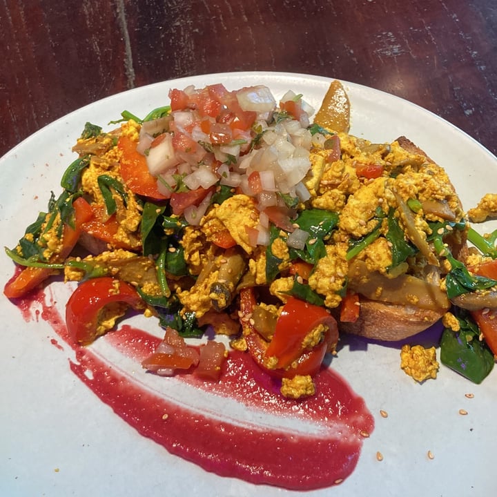 photo of Rosie's cafe tofu scramble shared by @grumpycat on  10 Feb 2023 - review