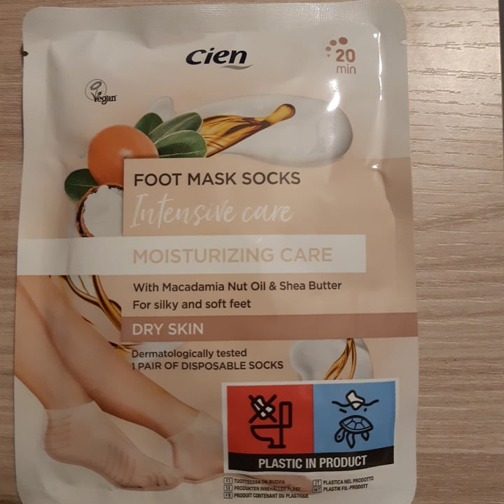 photo of Cien maschera piedi Cien Foot Mask shared by @silviaghibs on  26 Jul 2023 - review
