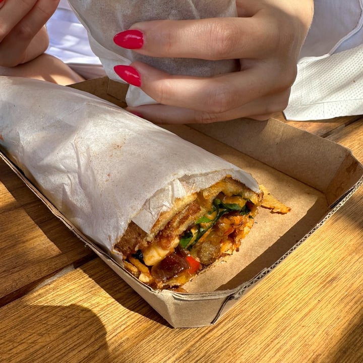 photo of SANA A ROU burrito thai shared by @juliaarena on  17 Jan 2023 - review