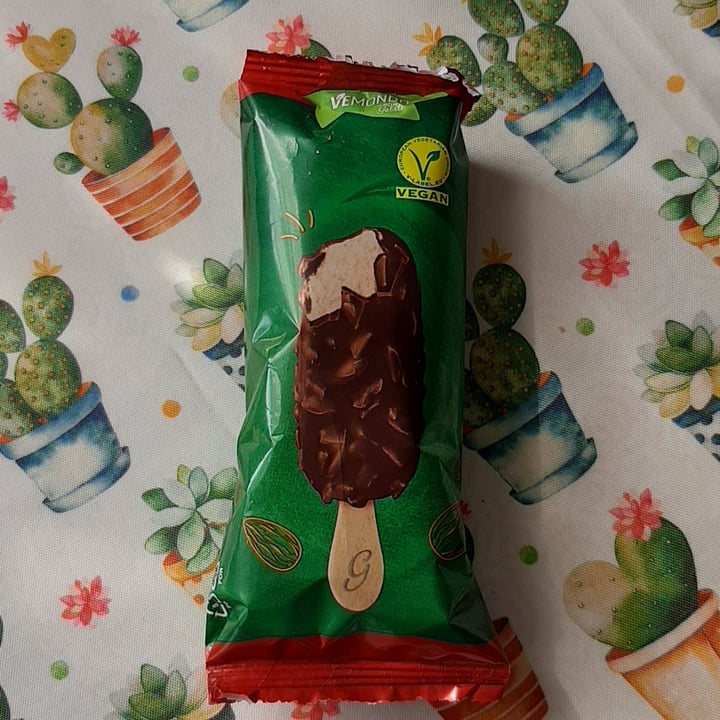 photo of Vemondo Vegan almond shared by @cillafiore on  05 May 2023 - review