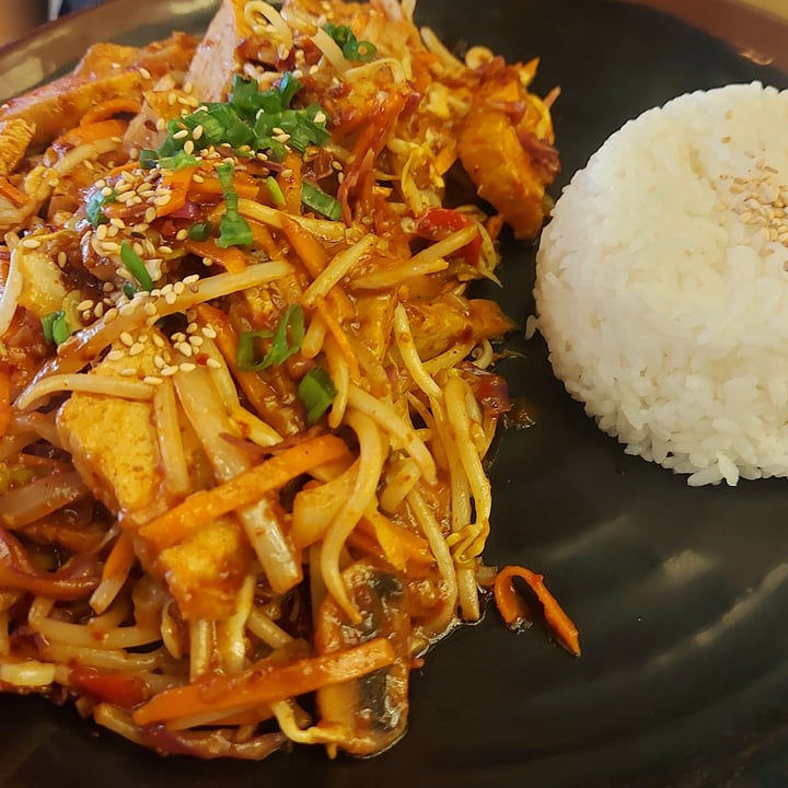 photo of Mr Ho Dubu lachebokkeum / Salteado de tofu picante shared by @veganbandit on  28 Apr 2023 - review