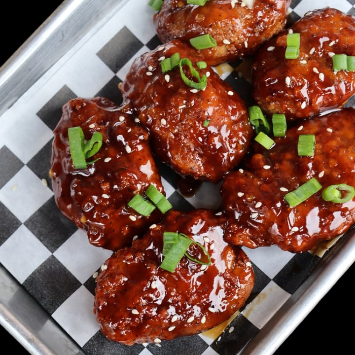 photo of Seitan's Realm General Tso's Wingz shared by @lizmaselli on  10 May 2023 - review