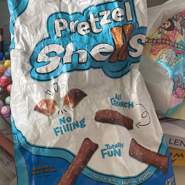 photo of UNIQUE snacks Pretzel shells shared by @cinnamonsticks on  24 May 2023 - review