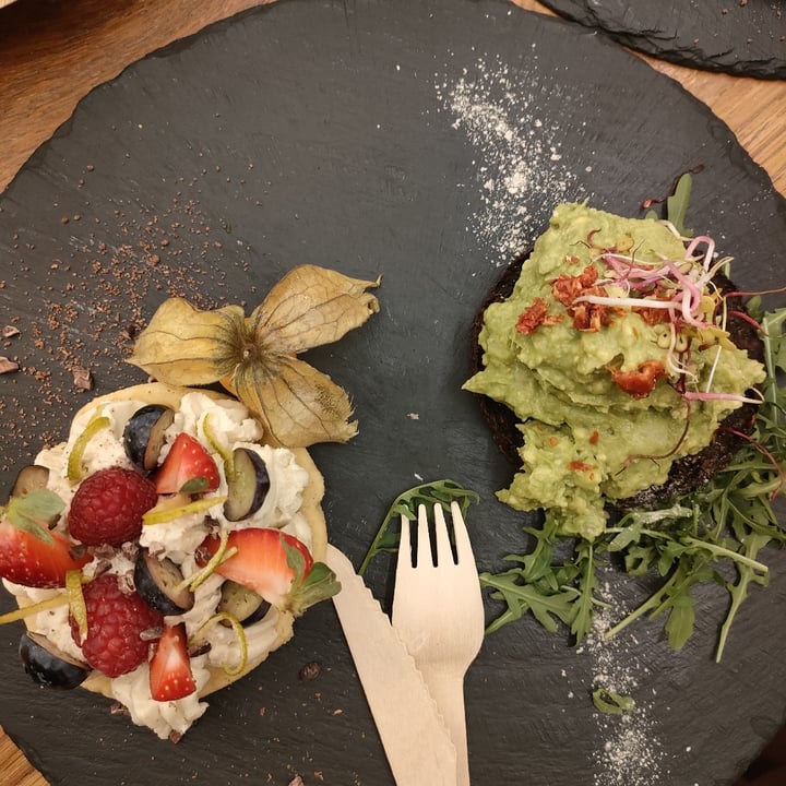 photo of #RAW VEGAN FIRENZE Brunch shared by @lucyvanpi on  16 Apr 2023 - review