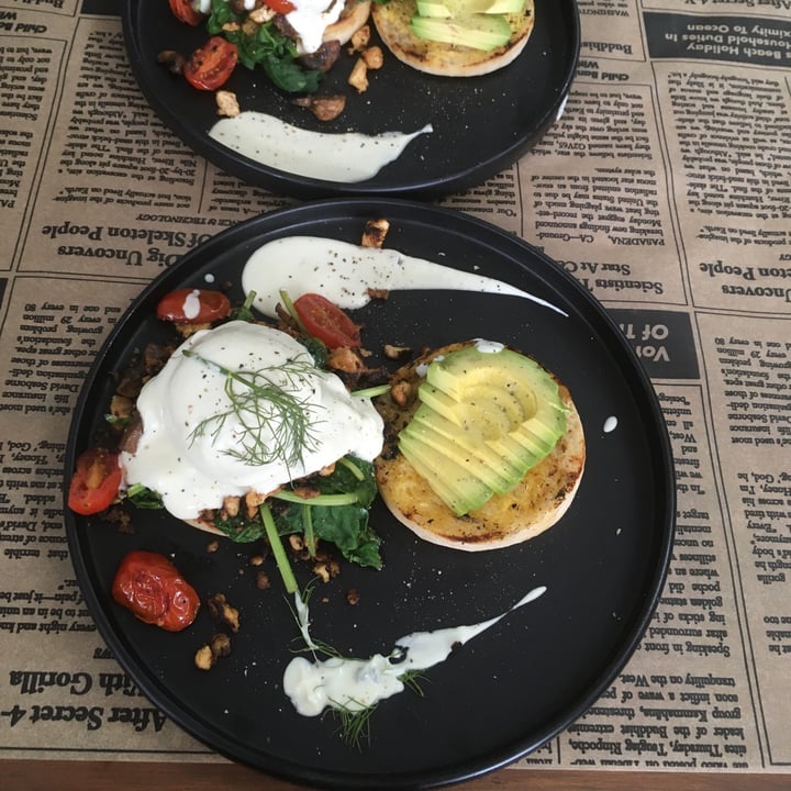 photo of Vegan Streetfood Deli - Obs Eggs Benedict shared by @sylvacharm on  21 Feb 2023 - review
