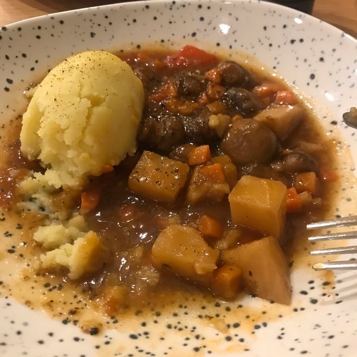 photo of Whins Green Kitchen Mushroom Bourguignon shared by @debralovesveg on  21 Jan 2023 - review