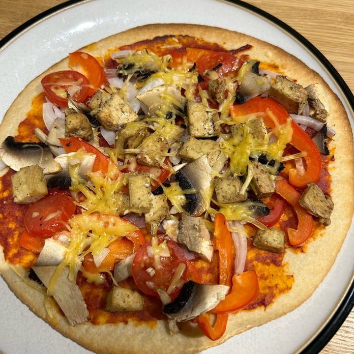 photo of Magioni cauliflower pizza shared by @veganarian-yogi on  17 Apr 2023 - review