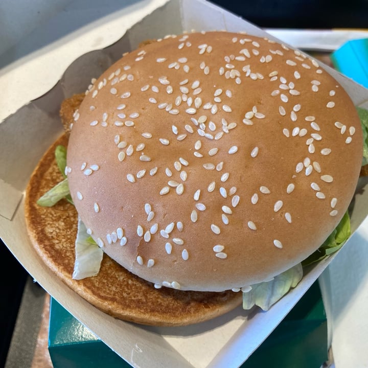 photo of McDonald's Shop Street veggie deluxe shared by @elewink24 on  11 Jun 2023 - review