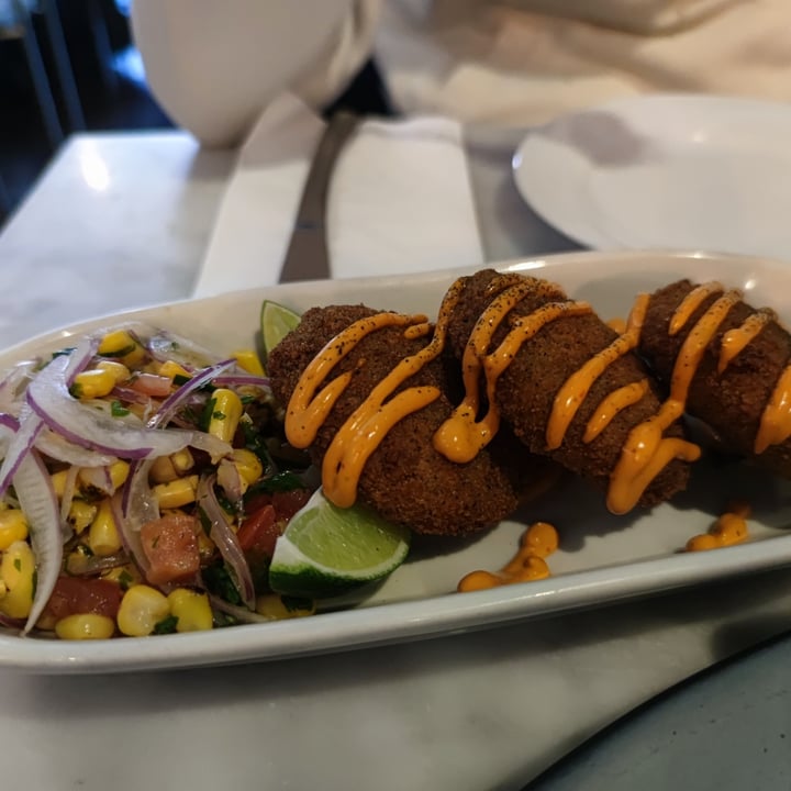 photo of Willow Vegan Bistro Crab Cakes shared by @itslara on  07 Apr 2023 - review