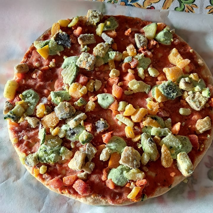 photo of Cameo Pizza Rossa Alle Verdure Grigliate shared by @camyveg on  20 Jun 2023 - review