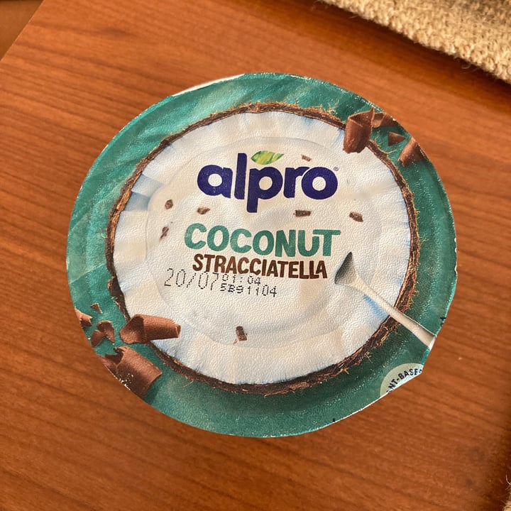 photo of Alpro yogurt coconut stracciatella shared by @andreali on  17 Jun 2023 - review