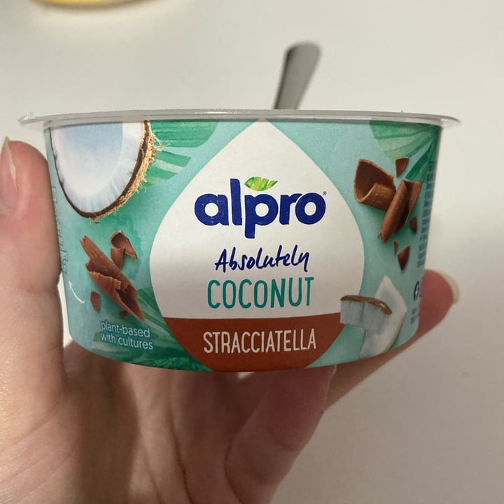 photo of Alpro Absolutely Coconut Stracciatella shared by @claudiiax on  07 Feb 2023 - review