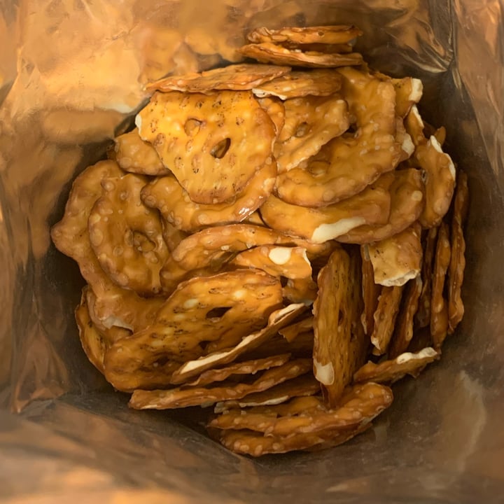photo of Snack Factory Original pretzel crisps shared by @friendlyvegan on  25 Jan 2023 - review