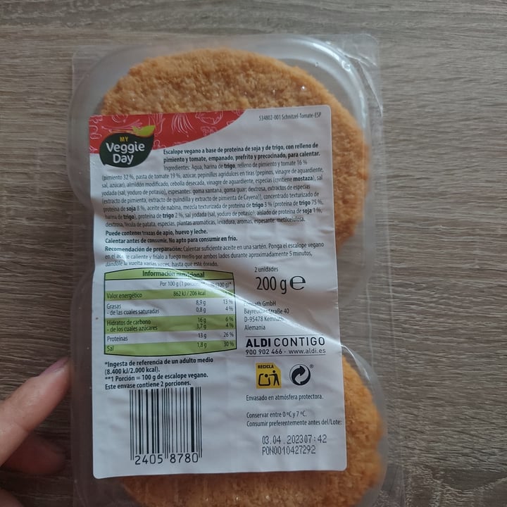 photo of My veggie day Escalope pimiento y tomate shared by @veganlicious on  20 Mar 2023 - review
