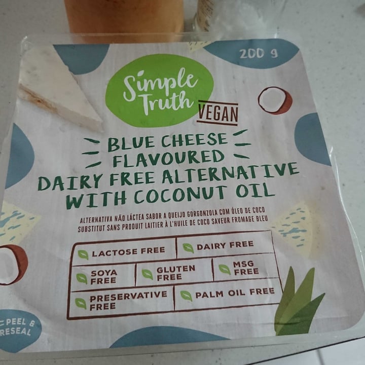 photo of Simple Truth Blue cheese flavoured Dairy free alternative shared by @betterplanet on  07 Apr 2023 - review