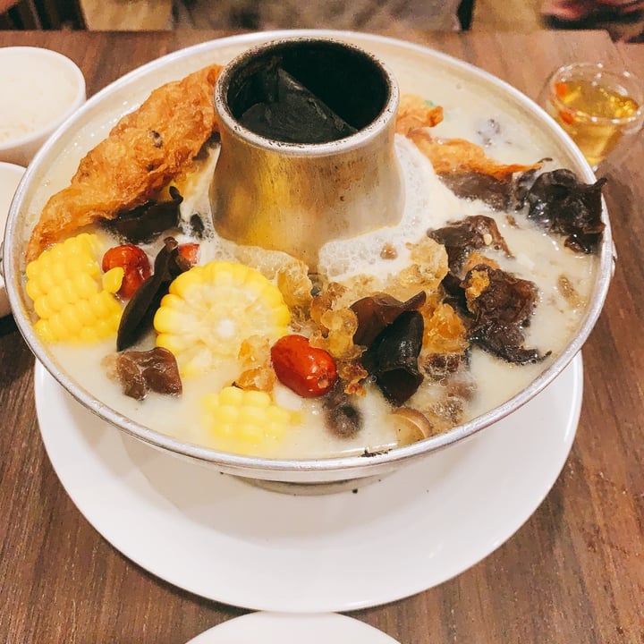 photo of New Fut Kai Vegetarian Restaurant Miso soya milk hotpot shared by @meixin2603 on  15 Aug 2023 - review