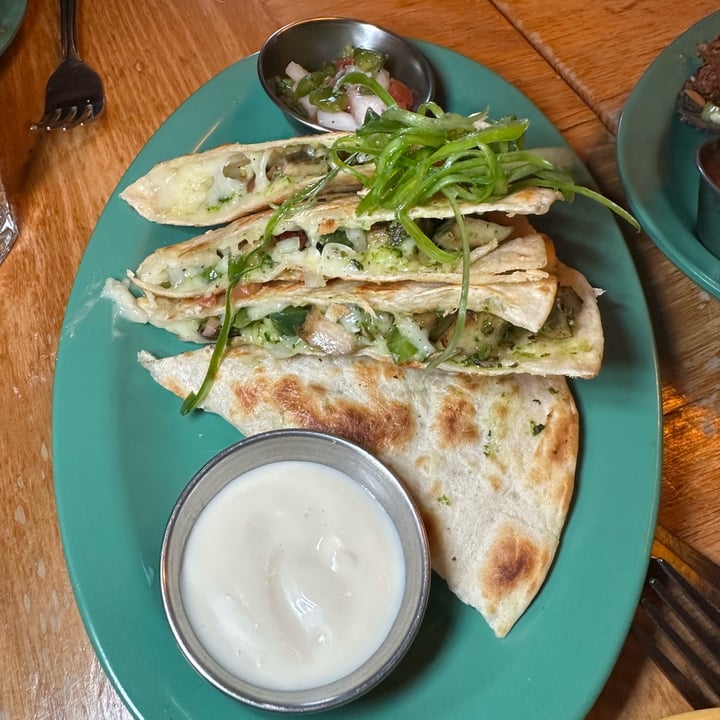 photo of Jajaja Plantas Mexicana Coconut Queso Quesadilla shared by @alexesposito on  09 May 2023 - review