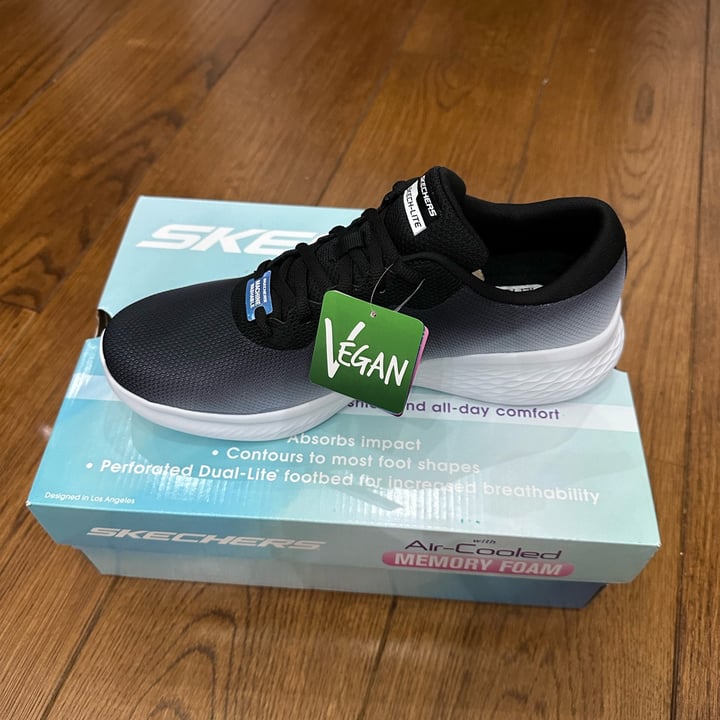 photo of Skechers Air Cooled Memory Foam Fade Out shared by @obsidianren on  18 Apr 2023 - review