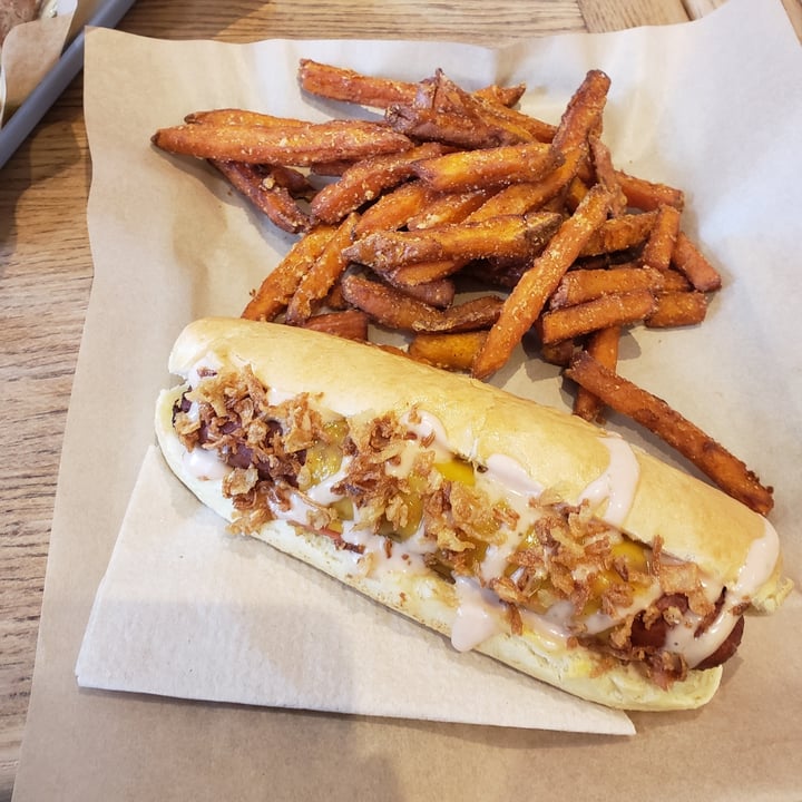 photo of Vbb House Hot & Cheesy (Hot Dog vegan) shared by @rebelleserieuse on  07 May 2023 - review