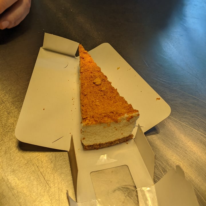 photo of What The Pitta Camden Caramel Cheese Cake shared by @katchan on  04 Jan 2023 - review