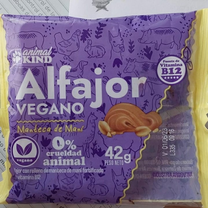 photo of Animal kind alfajor vegano manteca de maní bañado shared by @julieta85 on  30 Mar 2023 - review