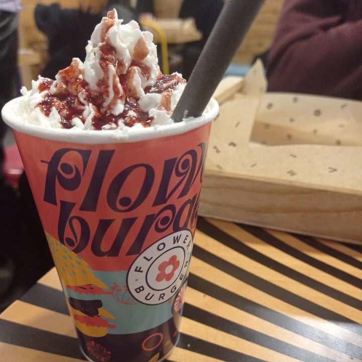 photo of Flower Burger Flower Milkshake Fragola shared by @spanish-girl-inmilan on  08 Feb 2023 - review