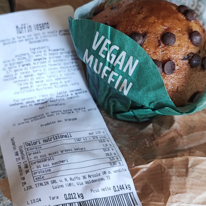 photo of Lidl Vegan Muffin shared by @nausyd on  05 May 2023 - review