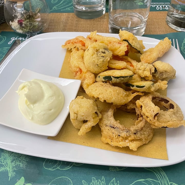 photo of Ristorante Gintilla Cagliari Tempura di verdure miste con mayo vegan shared by @fabrizio71 on  07 Jun 2023 - review