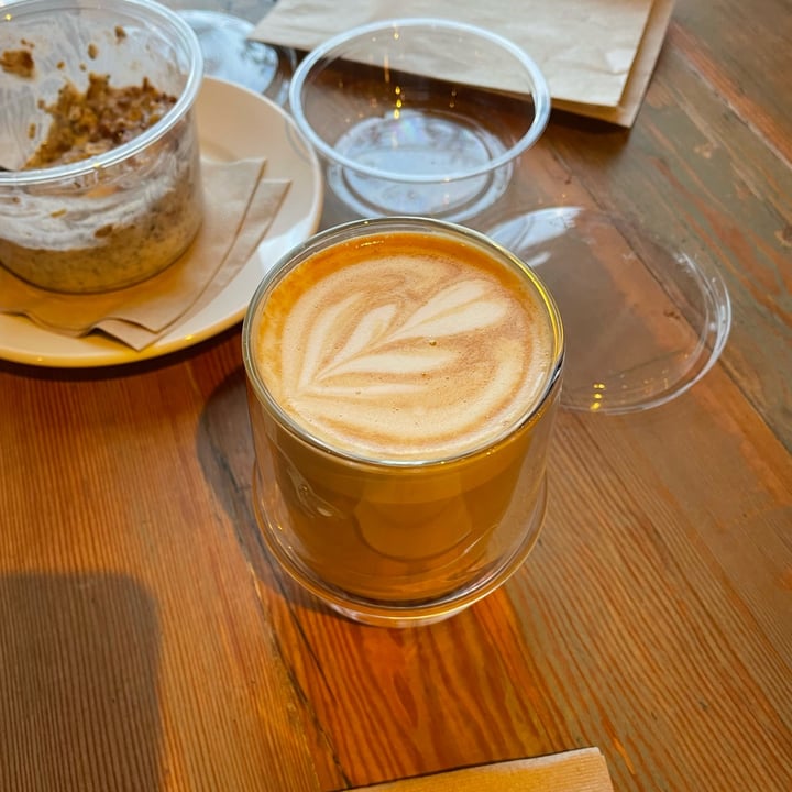 photo of The Rose Establishment Oat Milk Latte shared by @ekelcem on  14 Feb 2023 - review