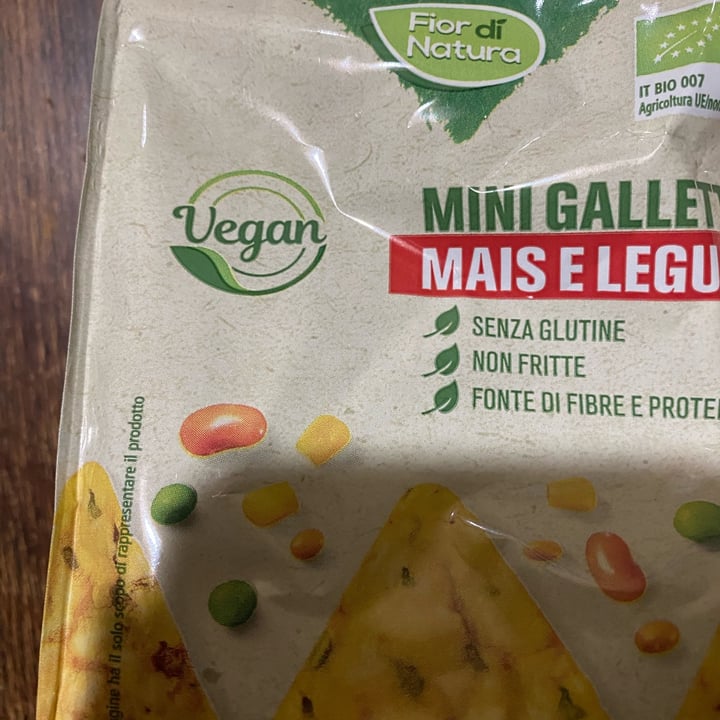 photo of Amo Essere Veg Mini gallette di mais e legumi shared by @zweiisamkeit on  29 Jan 2023 - review