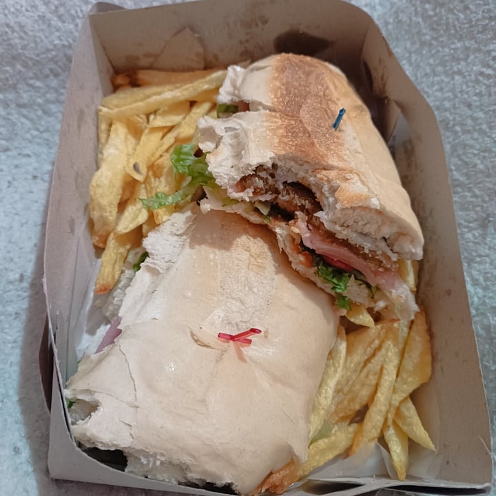 photo of Divina Providencia Sándwich De Milanesa De Seitan shared by @hernaan on  07 Apr 2023 - review